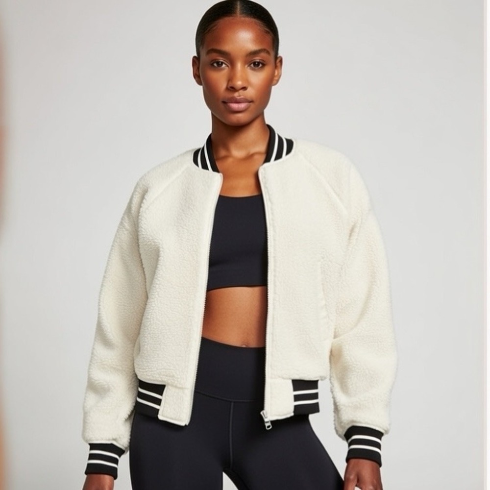 Under Armour Cream Teddy Sherpa Bomber Jacket Size M Excellent Condition - Picture 1 of 7